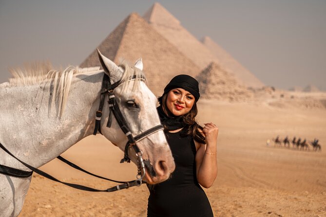 3 hrs special photoshoot & tour at pyramids of Giza and Sphinx - A Giza photoshoot with a proper tour attached