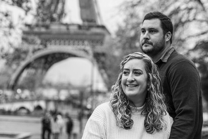 30 min photosession in Paris, all photos sent and edited - Posing help for couples and families