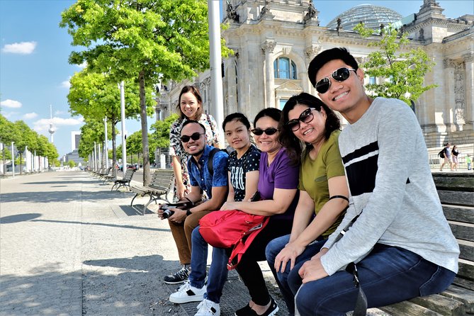 5hours: Guide, Chauffeur & Photographer in Berlin private Tour - Museum Island and Berlin’s central landmarks