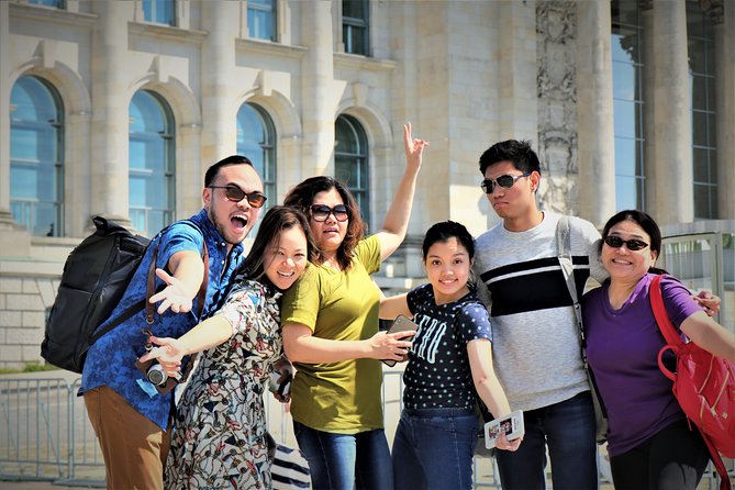 5hours: Guide, Chauffeur & Photographer in Berlin private Tour - From Olympic history to the seat of government