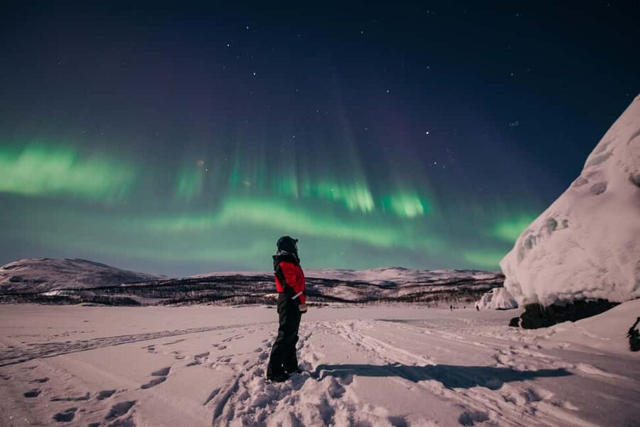 Abisko: Aurora Car Chasing Tour with Photographer - Warm drinks and small comforts