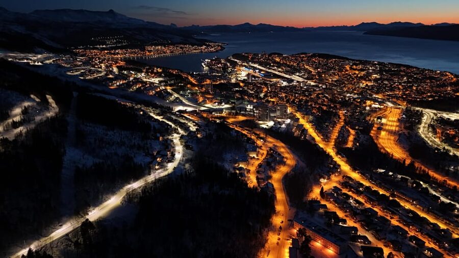 Abisko: Fjord Sightseeing and Photography Tour - Photo stops with room to look around
