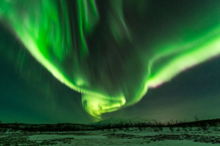 Abisko: National Park Northern Lights Photo Tour - The waiting game, with fire and fika