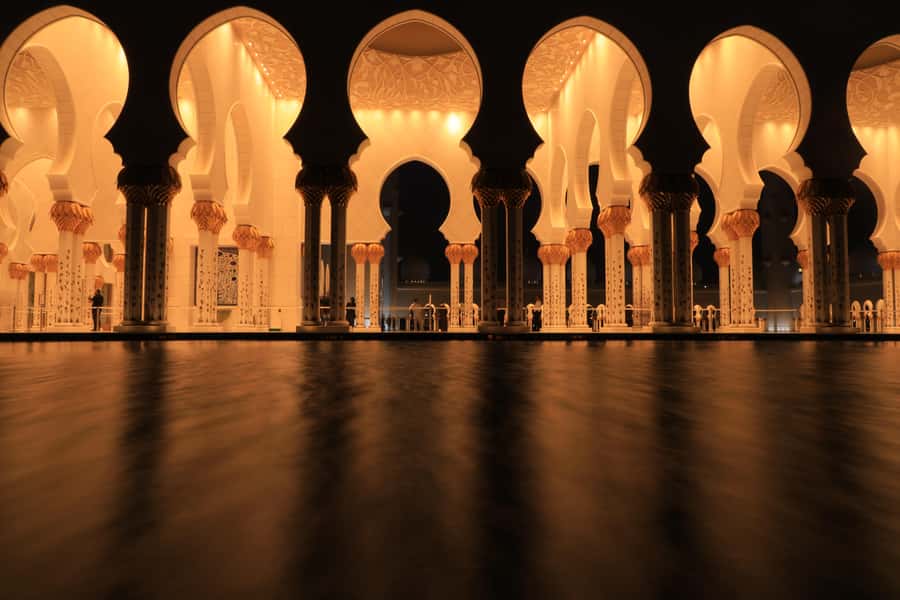 Abu Dhabi: Professional Photoshoot at Sheikh Zayed Mosque - Heat, crowds, and the pace of the session