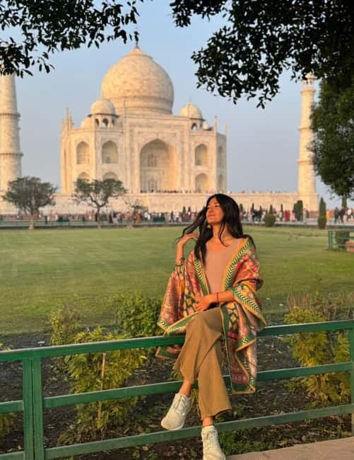 Agra: Taj Mahal Guided Tour with Photography & Rental Saree - Key points to know before booking