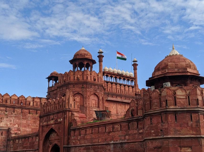 Agra: Taj Mahal Guided Tour with Photography & Rental Saree - A guided visit focused on stories and photographs