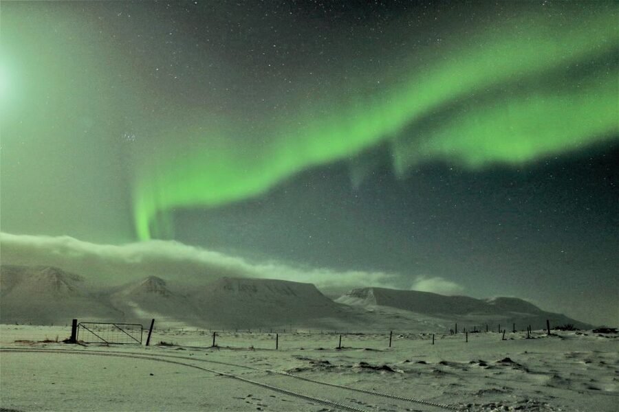 Akureyri: Hunt for the Northern Lights Photography Tour - Cold-weather preparation makes or breaks the night