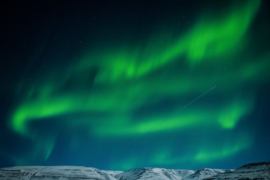 Akureyri: Northern Lights Photography Tour - Small group, bus ride, and pickup details