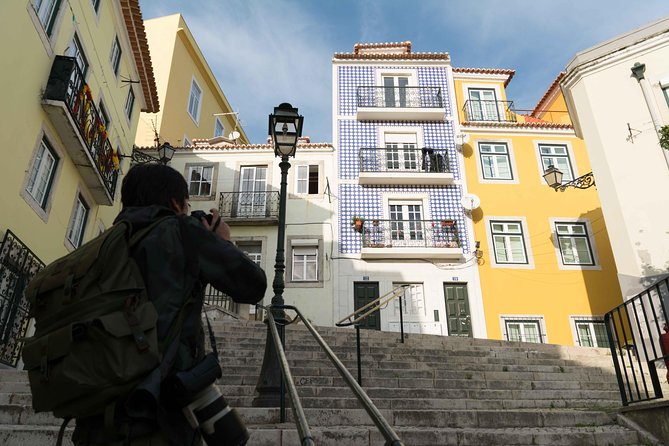 Alfama Photo Walk – Lisbon Photography Experience Led by a Local - Rooftop views at Miradouro de Santo Estêvão