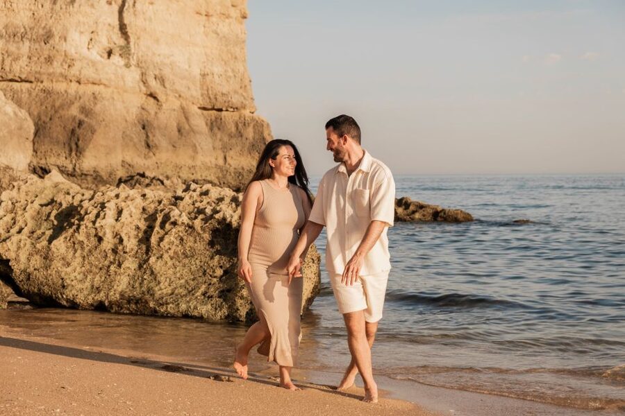 Algarve: Photoshoot for couple, family, portrait - What to wear for natural Algarve pictures