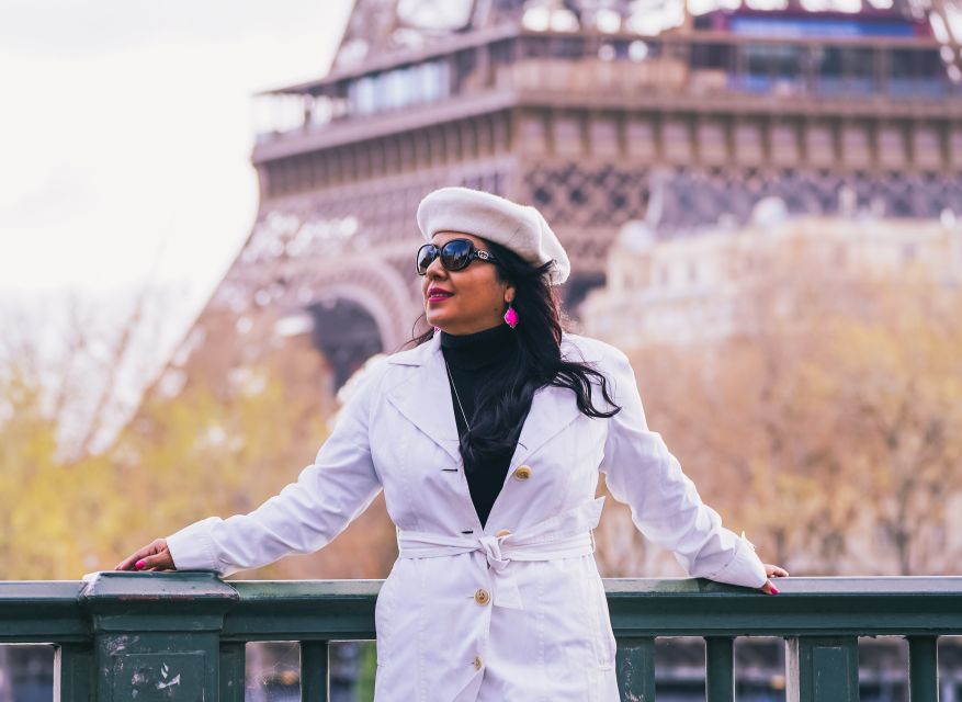 Amazing photo session in Paris - The Trocadero steps add variety without adding distance