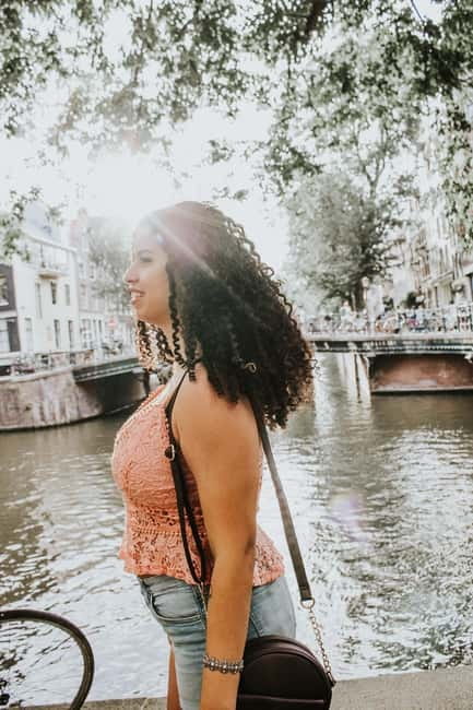 Amsterdam: Particular Photo Session - Choosing between Amsterdam-Centrum, Zuid, the market, and Schiphol