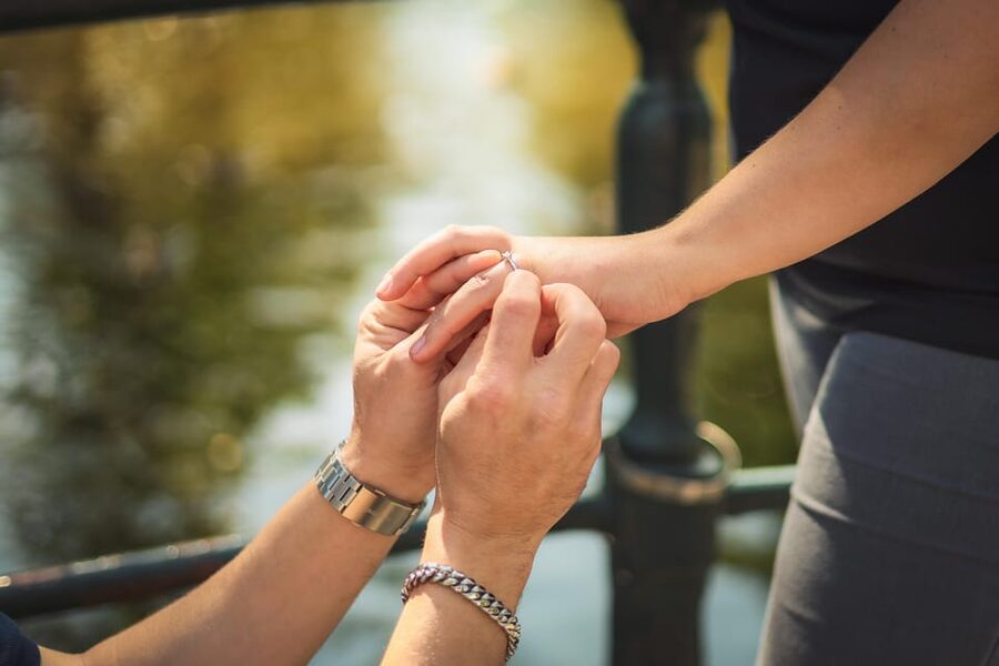 Amsterdam Photographer: Private Proposal Photoshoot Session - Choosing the standard setting or a custom location