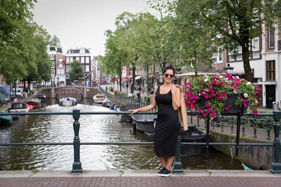 Amsterdam: Private Photoshoot in iconic locations - A good fit for solo visitors and couples