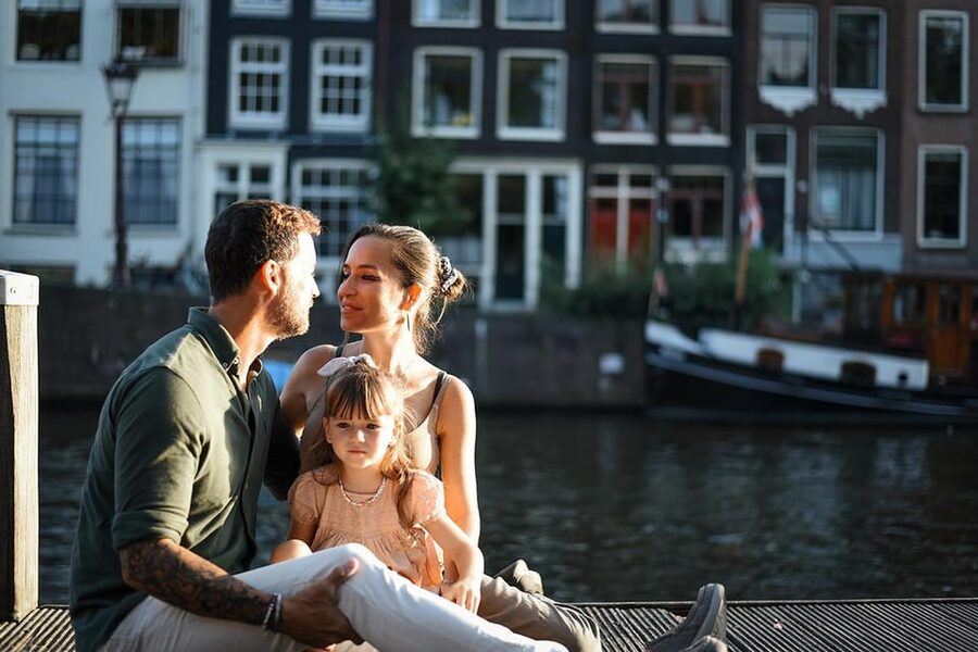 Amsterdam: Private Photoshoot in iconic locations - From formal gardens to Amsterdam street scenes