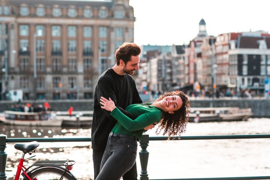 Amsterdam: Professional photoshoot at Centraal Station - Timing, punctuality, and simple preparation
