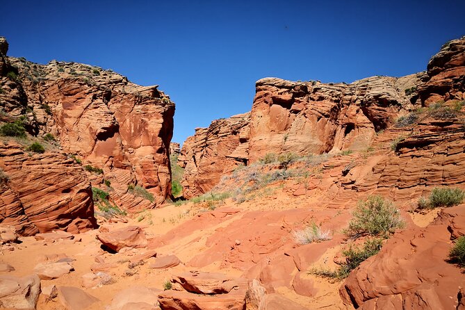 Antelope Canyon X Hiking Tour (with Option Upgrade to Photo Tour) - The first 100 meters and the long staircase
