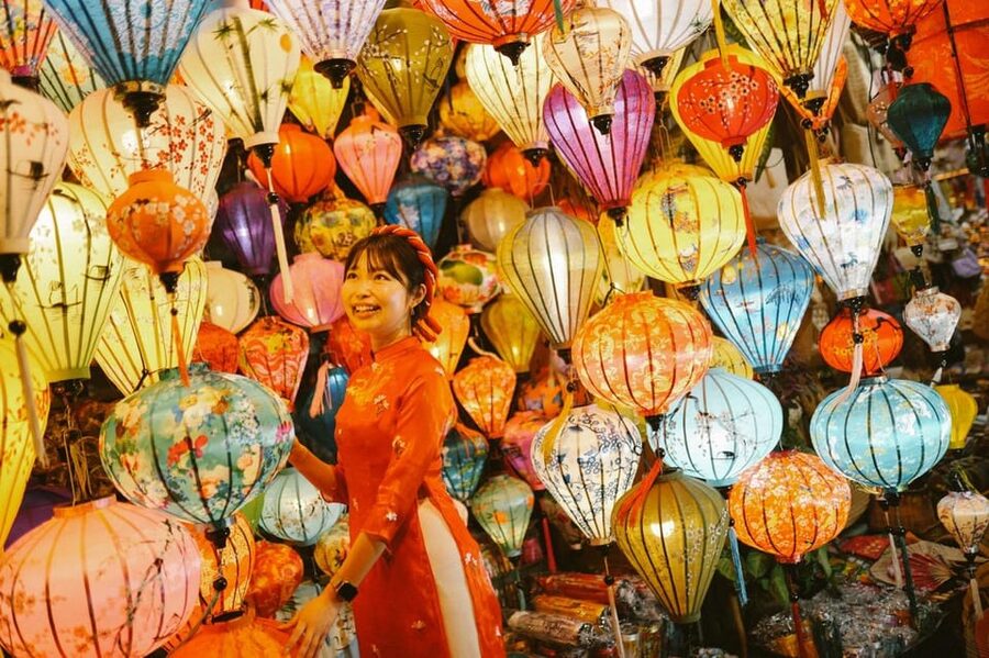 Ao Dai Photography: Traditional Attire Capture in Hoi An - Why Ao Dai Works So Well in Hoi An