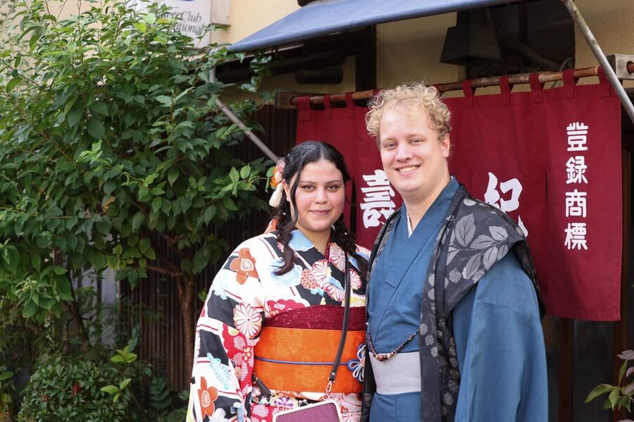 ASAKUSA: Kimono Portrait tour by pro photographer - Key points at a glance