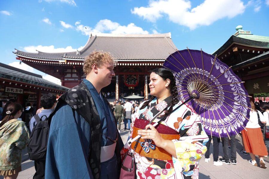 ASAKUSA: Kimono Portrait tour by pro photographer - Why Asakusa works so well for portrait photos