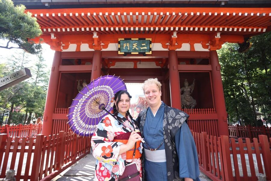 ASAKUSA: Kimono Portrait tour by pro photographer - What the 20 edited photos are worth