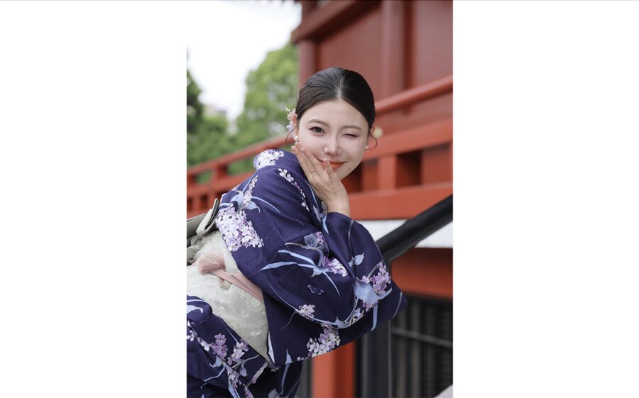 Asakusa Kimono/Yukata Rental & Photography_Tsutsuji - Choosing a kimono in Asakusa