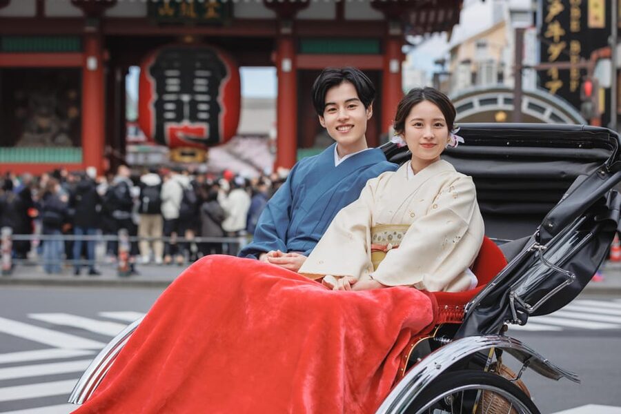 Asakusa Kimono/Yukata Rental & Photography_Tsutsuji - Taking the kimono into Asakusa