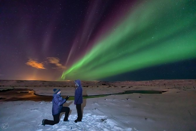 Aurora/Northern light hunt and photos (photography help provided) - Pickup from Reykjavik keeps the evening simple