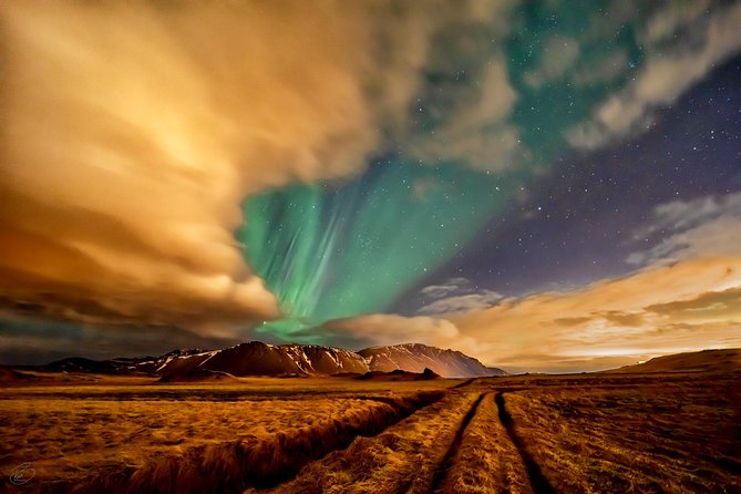 Aurora/Northern light hunt and photos (photography help provided) - Who should book this experience?