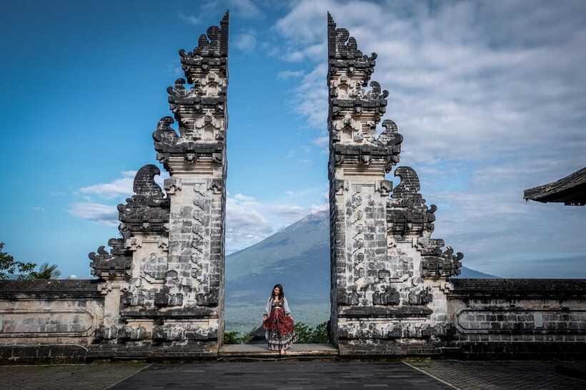 Bali: Lempuyang Temple Tour With Photographer Bali - What the photographer adds