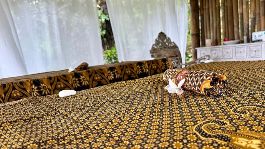 Bali:Traditional Wedding Photoshoot with the Rice Field View - Adding the one-hour massage