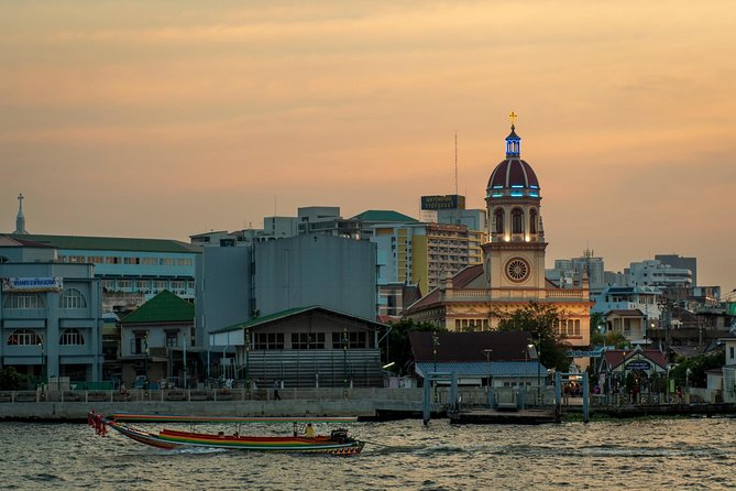 Bangkok Photography Masterclass - Private Photography Lesson - Ratchada Night Market and the final evening mood