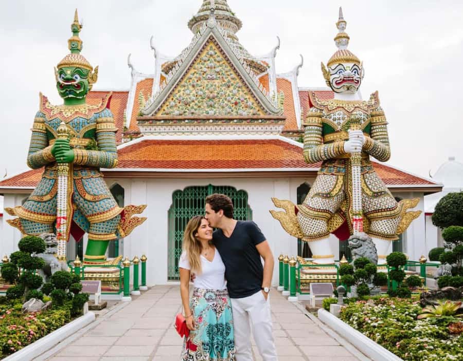 Bangkok: Private and All-Inclusive Instagram Tour - Your guide is part historian, part photographer