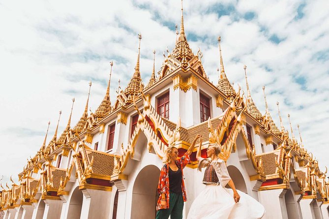 ️ Bangkok Private Instagram Tour: All-Inclusive - Wat Arun and Loha Prasat bring two different temple views