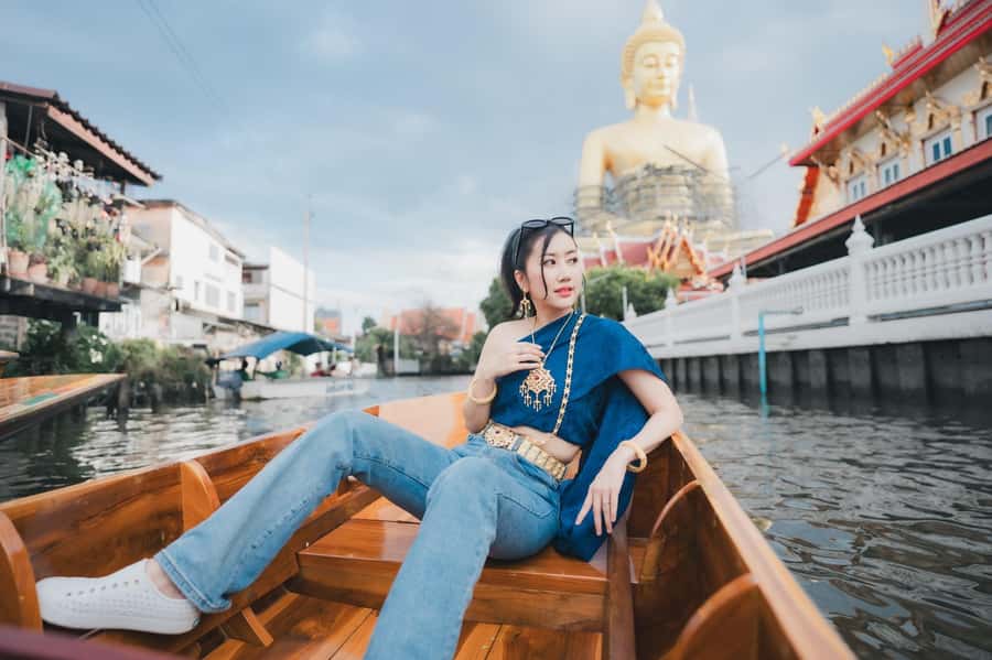 Bangkok:Thai costume with Long tail boat photoshoot - Why Wat Paknam makes a strong photo setting