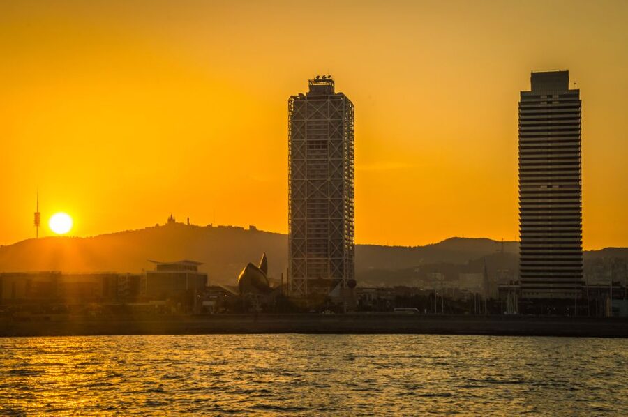 Barcelona: 4-Hour E-Bike Photography Tour - Gaudí’s landmarks along the Modernism route