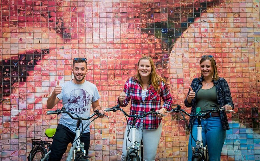 Barcelona: 4-Hour E-Bike Photography Tour - Citadel Park, Arc de Triomf, and Agbar Tower
