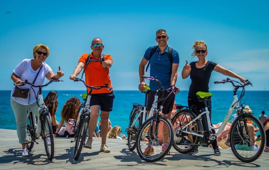 Barcelona: 4-Hour E-Bike Photography Tour - Photo stops that do more than fill your phone