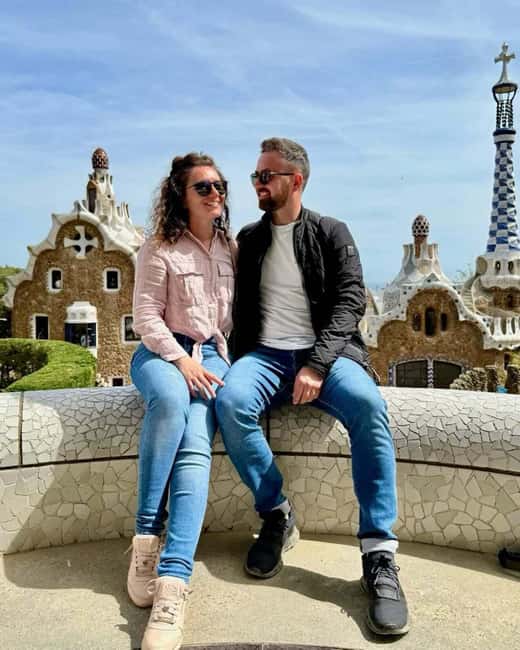 Barcelona: Creative Photo Tour of the City's Artistic Corners - Strengths and limitations at a glance