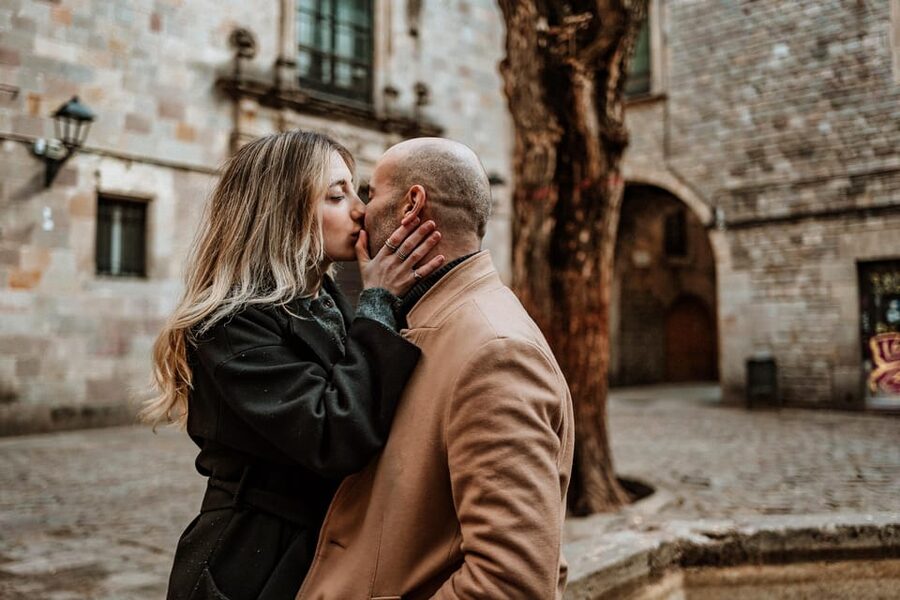 Barcelona: Gothic Quarter Cinematic Photoshoot and Guide - Bishop’s Bridge: the Gothic Quarter’s signature frame
