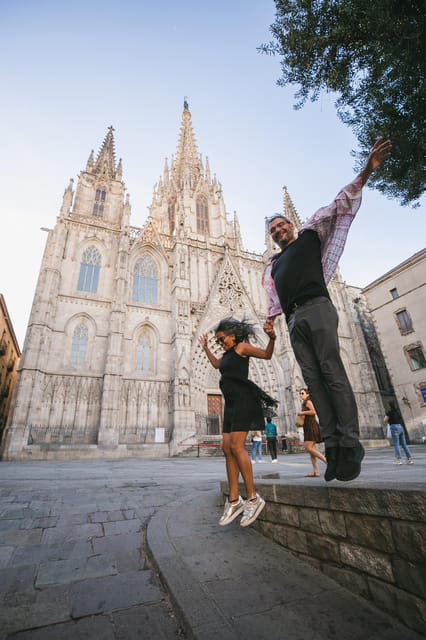 Barcelona: Gothic Quarter Private Photoshoot Experience - Practical ways to get better photographs