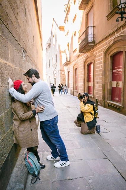 Barcelona: Gothic Quarter Private Photoshoot Experience - Why a Gothic Quarter photo session works so well