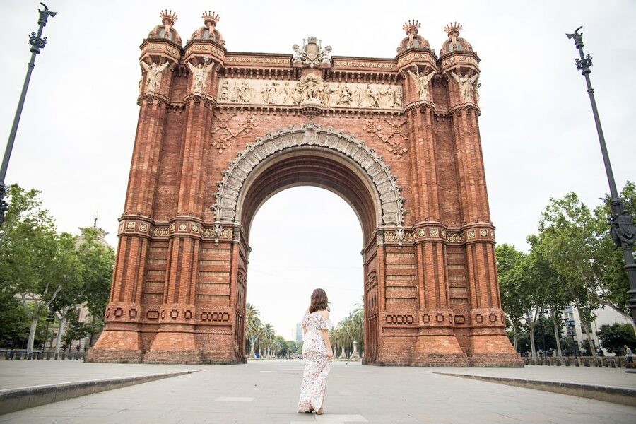 Barcelona: Instagram Tour of the Most Scenic Spots - Practical details that affect your morning