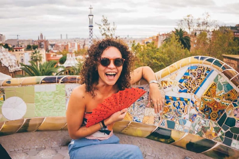 Barcelona: Park Guell Photoshoot - The photo delivery within 48 hours