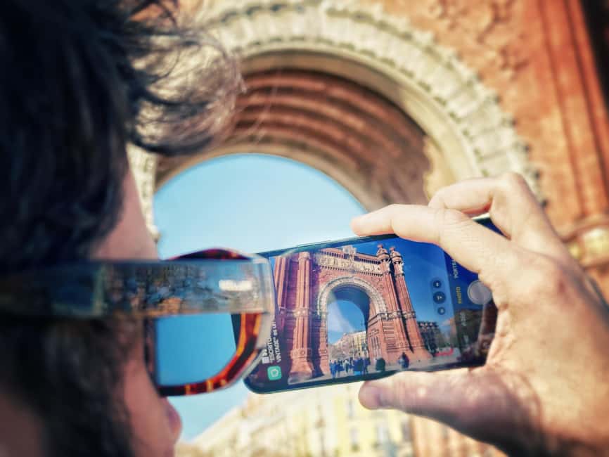 Barcelona: Phone Photography Tips & Tricks - Park & Old Town - Key points to know before booking