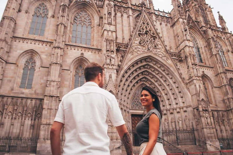 Barcelona: Photo Shoot Tour in El Gothico - How the photographers shape the experience