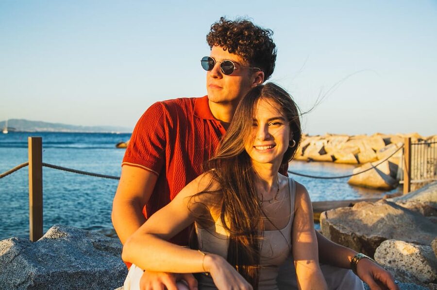 Barcelona: Photographic Madness at Barceloneta Beach - Why a short beach photo session can be worth it