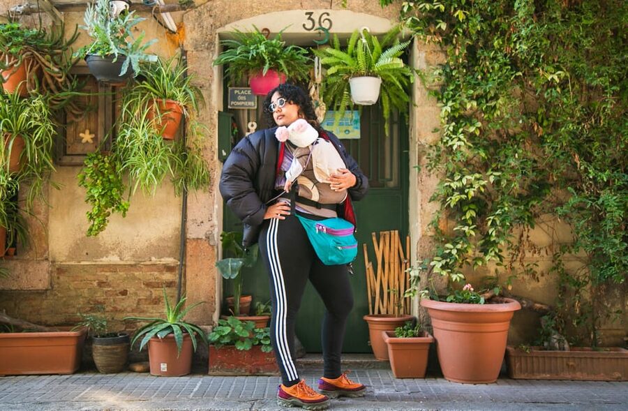 Barcelona: Photographic Madness at Barceloneta Beach - Should you book the Barceloneta photo session?