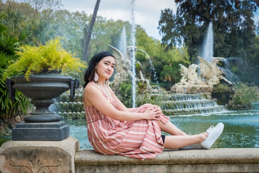 Barcelona: Photoshoot in Scenic Locations - What is included, and what is not specified