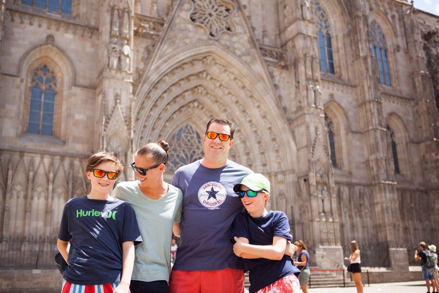 ✅ Barcelona: Photoshoot Tour Old Town - Choosing the best time for your session